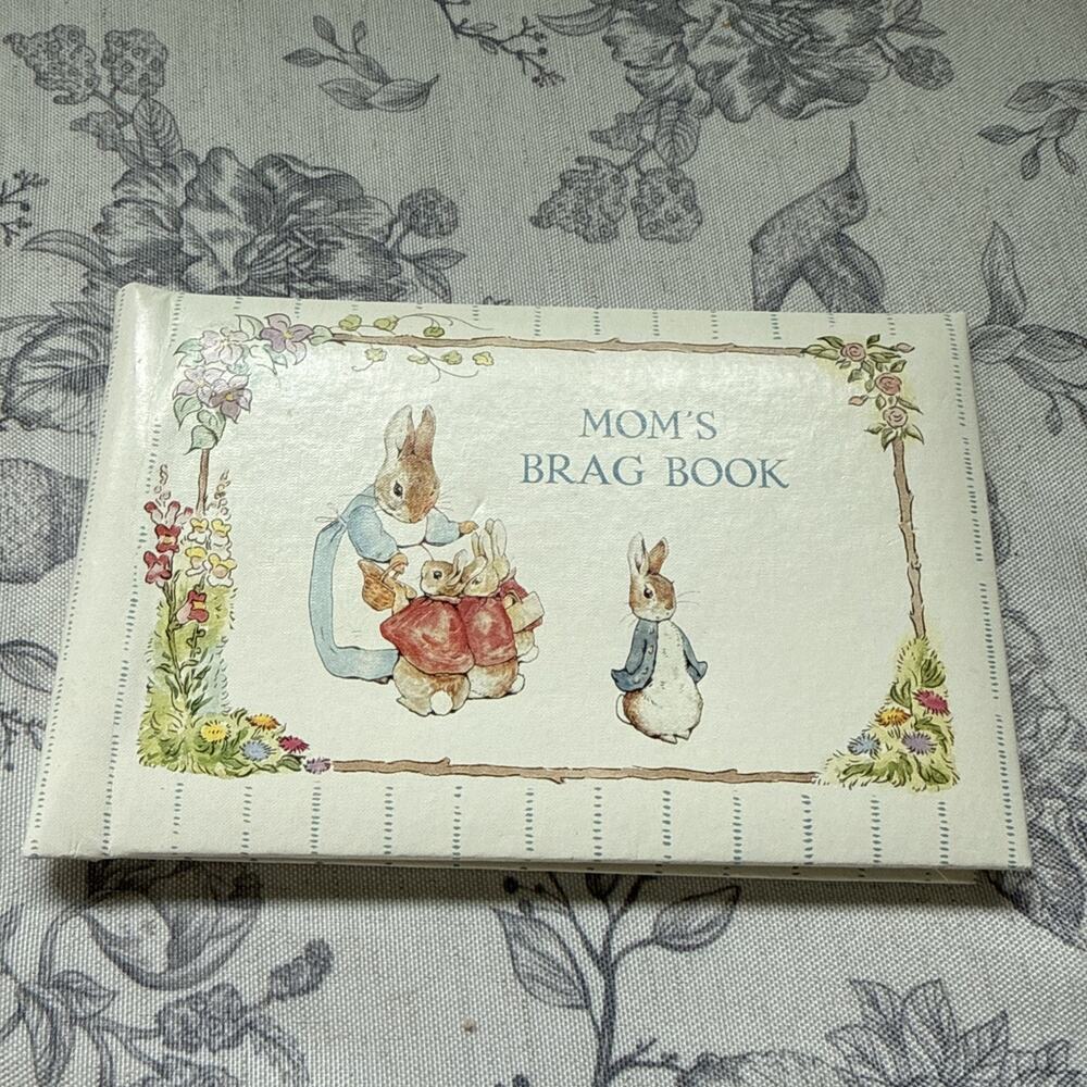 Vintage Beatrix Potter Mom’s Brag Book Mini Photo Album 4x6 90s Pastel Bunny